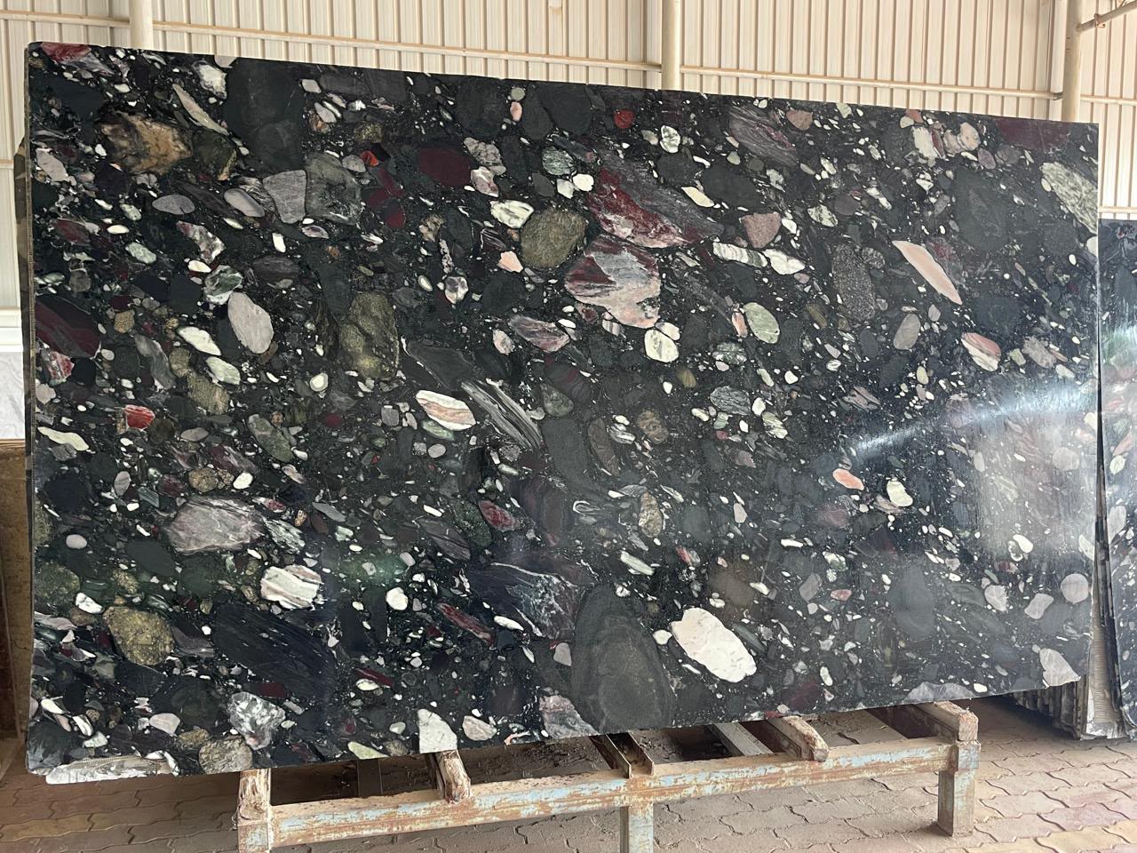 Black Pebbles Polished Slabs